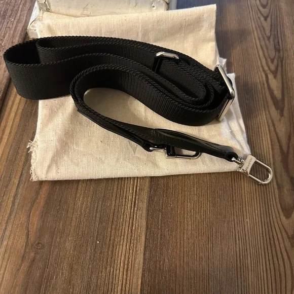 Louis Vuitton Blue and Black Limited Edition Crossbody/Shoulder Bag - Picture 9 of 11